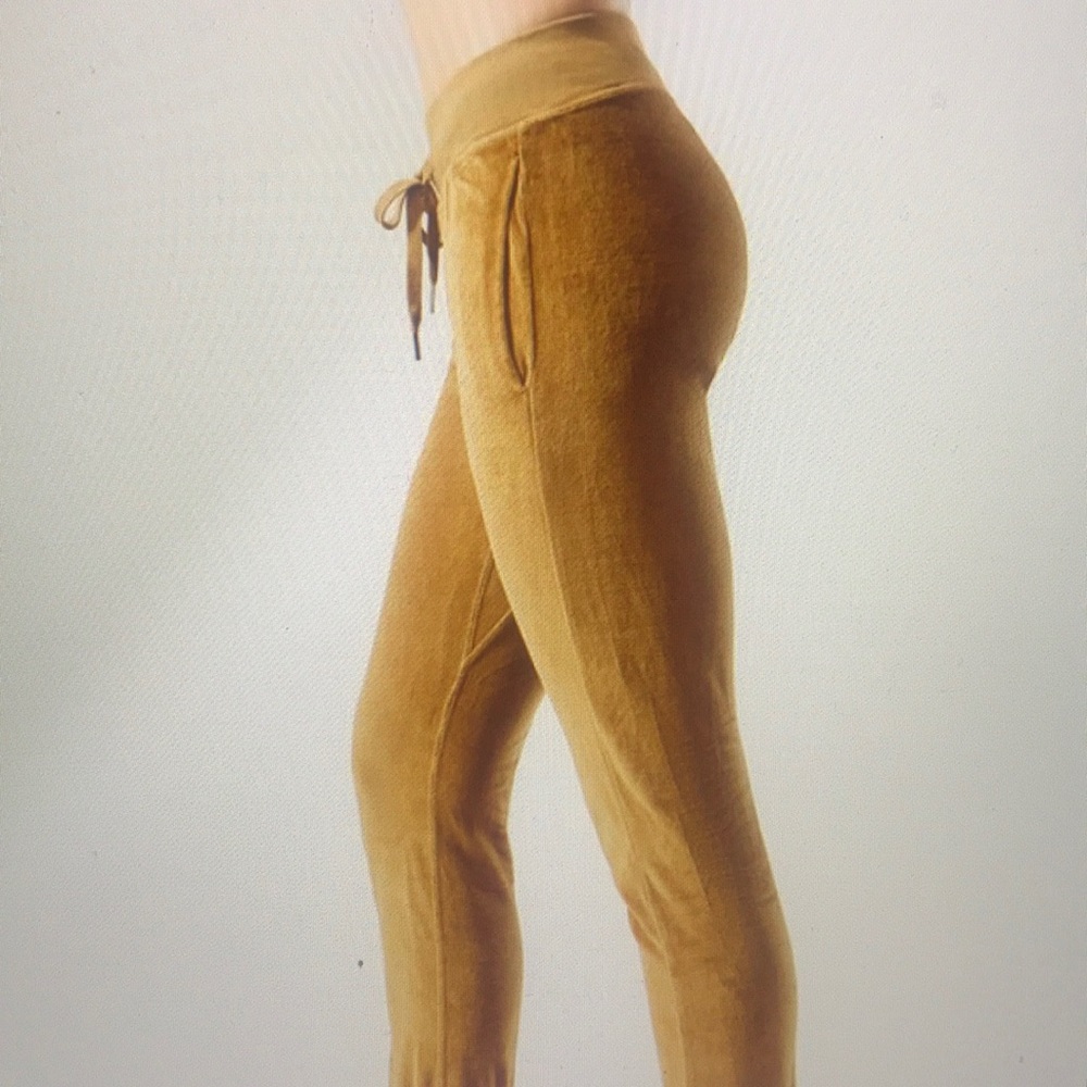 NSF Gold Velour sweatpant with pockets size M